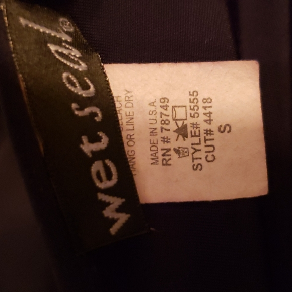 Wet Seal Black Halter Top with Lace - Picture 3 of 3